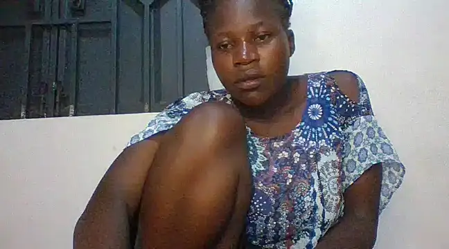 Snapshot of prettychic5 chatting on March 12, 2025, 6:11 pm prettychic5 online show from March 12, 2025, 6:11 pm