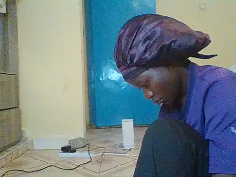 Snapshot of prettychic5 chatting on October 15, 2025, 7:16 am prettychic5 online show from October 15, 2025, 7:16 am