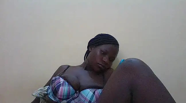 Snapshot of prettychic5 chatting on January 30, 2025, 2:47 pm prettychic5 online show from January 30, 2025, 2:47 pm