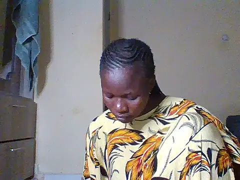 Snapshot of prettychic5 chatting on March 1, 2026, 4:40 pm prettychic5 online show from March 1, 2026, 4:40 pm