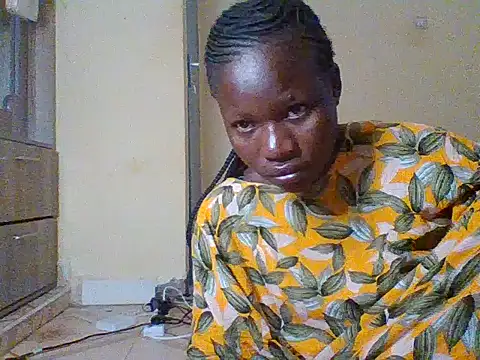 Snapshot of prettychic5 chatting on March 6, 2026, 6:19 am prettychic5 online show from March 6, 2026, 6:19 am