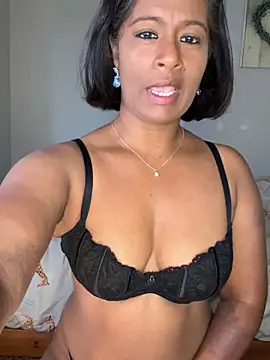 Snapshot of RoseMelanie chatting on September 26, 2025, 7:04 am RoseMelanie online show from September 26, 2025, 7:04 am