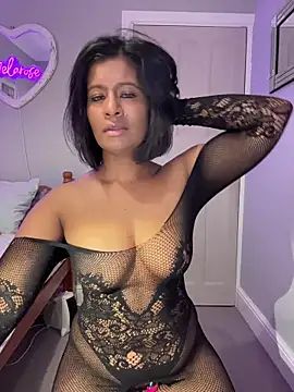 Snapshot of RoseMelanie chatting on December 15, 2025, 8:09 am RoseMelanie online show from December 15, 2025, 8:09 am