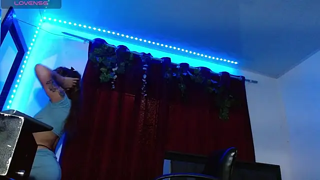 Snapshot of DULCE_ZOE chatting on November 27, 2025, 2:12 am DULCE ZOE online show from November 27, 2025, 2:12 am