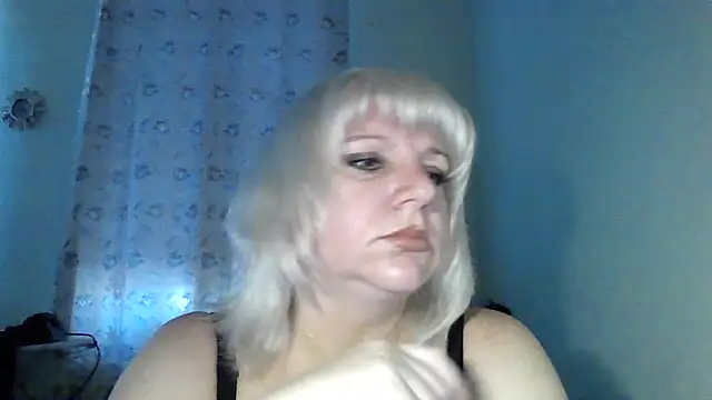 MeilomaWesa online show from November 18, 2025, 6:28 am