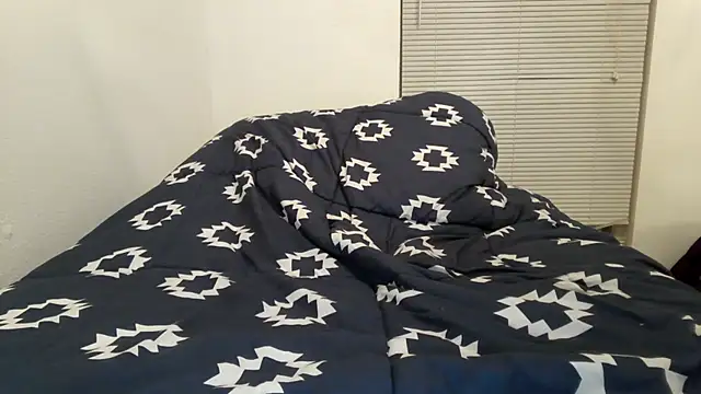 Snapshot of Peachestabby147 chatting on September 14, 2025, 2:01 am Peachestabby147 online show from September 14, 2025, 2:01 am