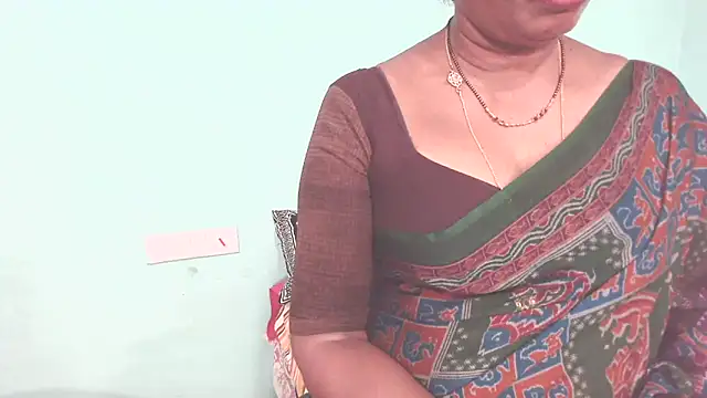 shrutitelugu69 online show from April 21, 2026, 5:08 pm