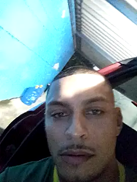 emrehliug12 online show from April 30, 2026, 9:19 pm