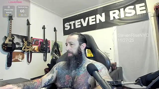 Snapshot of StevenRiseNYC chatting on November 28, 2025, 3:50 am StevenRiseNYC online show from November 28, 2025, 3:50 am