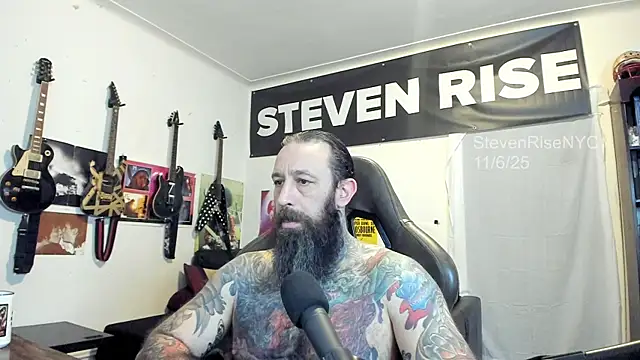 Snapshot of StevenRiseNYC chatting on November 6, 2025, 1:59 pm StevenRiseNYC online show from November 6, 2025, 1:59 pm