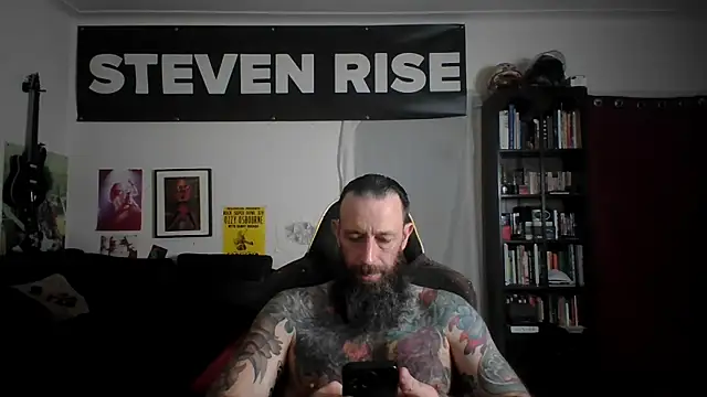 Snapshot of StevenRiseNYC chatting on April 30, 2026, 1:45 am StevenRiseNYC online show from April 30, 2026, 1:45 am