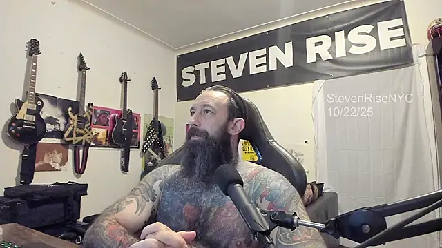 Snapshot of StevenRiseNYC chatting on October 23, 2025, 12:48 pm StevenRiseNYC online show from October 23, 2025, 12:48 pm