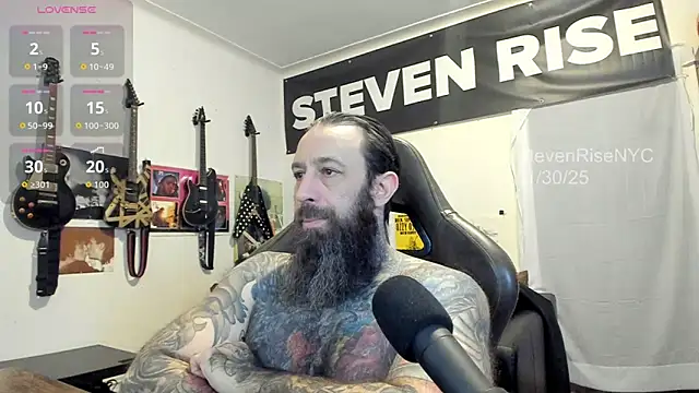 Snapshot of StevenRiseNYC chatting on November 30, 2025, 1:01 pm StevenRiseNYC online show from November 30, 2025, 1:01 pm