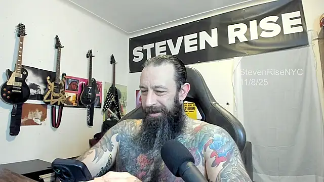 Snapshot of StevenRiseNYC chatting on November 8, 2025, 12:20 pm StevenRiseNYC online show from November 8, 2025, 12:20 pm