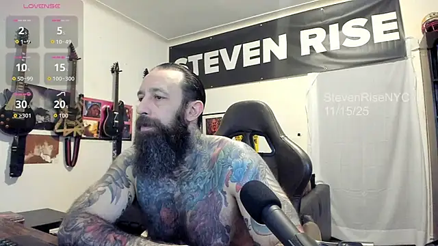 Snapshot of StevenRiseNYC chatting on November 16, 2025, 4:17 am StevenRiseNYC online show from November 16, 2025, 4:17 am