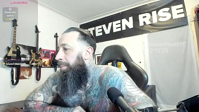 Snapshot of StevenRiseNYC chatting on December 13, 2025, 10:49 pm StevenRiseNYC online show from December 13, 2025, 10:49 pm