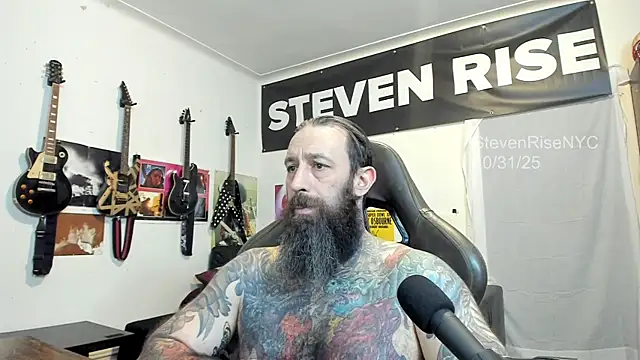 Snapshot of StevenRiseNYC chatting on November 1, 2025, 2:51 am StevenRiseNYC online show from November 1, 2025, 2:51 am