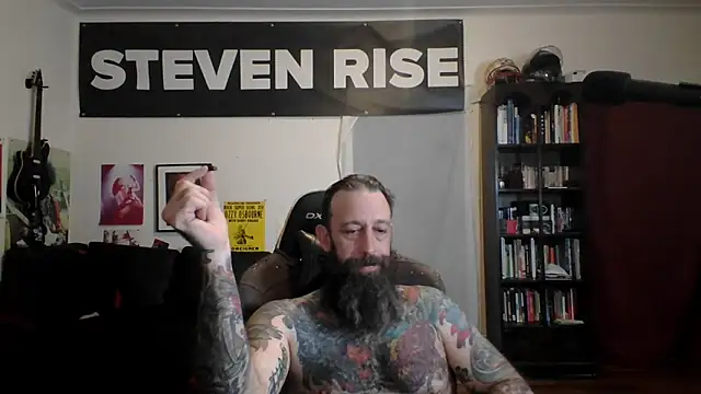 Snapshot of StevenRiseNYC chatting on May 15, 2026, 1:14 am StevenRiseNYC online show from May 15, 2026, 1:14 am