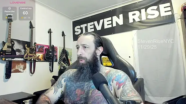 Snapshot of StevenRiseNYC chatting on November 30, 2025, 12:55 am StevenRiseNYC online show from November 30, 2025, 12:55 am