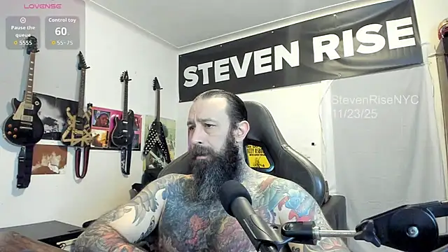 Snapshot of StevenRiseNYC chatting on November 23, 2025, 11:59 pm StevenRiseNYC online show from November 23, 2025, 11:59 pm