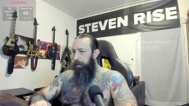 Snapshot of StevenRiseNYC chatting on November 22, 2025, 10:41 pm StevenRiseNYC online show from November 22, 2025, 10:41 pm