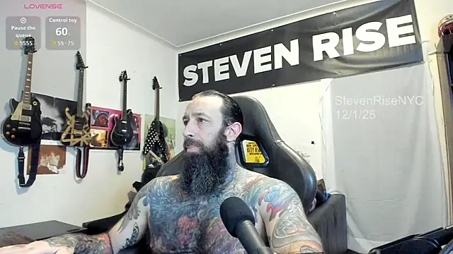 Snapshot of StevenRiseNYC chatting on December 2, 2025, 1:17 am StevenRiseNYC online show from December 2, 2025, 1:17 am