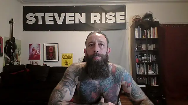 Snapshot of StevenRiseNYC chatting on May 6, 2026, 12:14 am StevenRiseNYC online show from May 6, 2026, 12:14 am