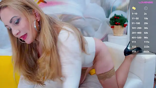 Snapshot of Lilly_Diaz chatting on September 23, 2025, 6:09 am Lilly Diaz online show from September 23, 2025, 6:09 am