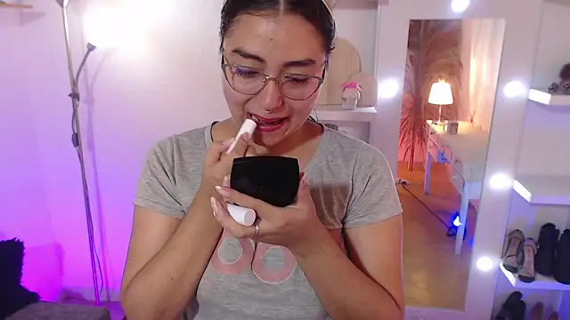 Snapshot of _Kim__M chatting on November 24, 2025, 12:38 pm Kim M online show from November 24, 2025, 12:38 pm