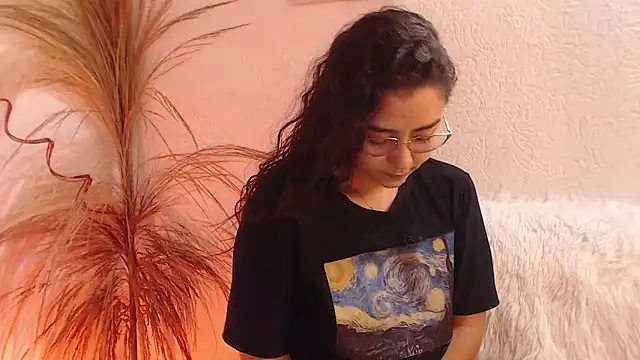  Kim  M online show from April 9, 2026, 1:50 pm