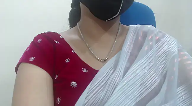 Snapshot of Lovely_Siri_23 chatting on January 31, 2025, 1:33 am Lovely Siri 23 online show from January 31, 2025, 1:33 am