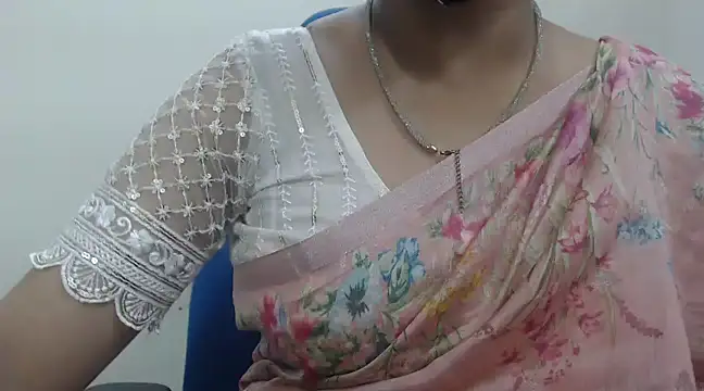 Snapshot of Lovely_Siri_23 chatting on February 12, 2025, 6:19 pm Lovely Siri 23 online show from February 12, 2025, 6:19 pm