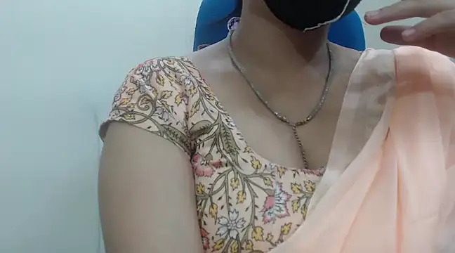 Snapshot of Lovely_Siri_23 chatting on March 18, 2025, 8:39 am Lovely Siri 23 online show from March 18, 2025, 8:39 am