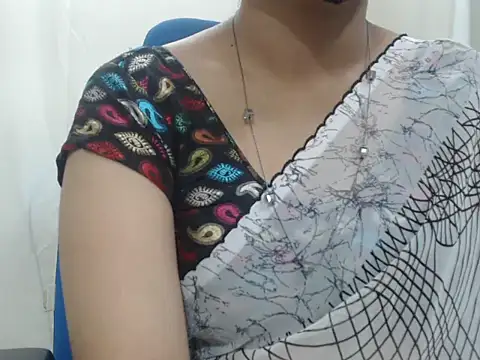 Snapshot of Lovely_Siri_23 chatting on November 13, 2025, 1:42 am Lovely Siri 23 online show from November 13, 2025, 1:42 am