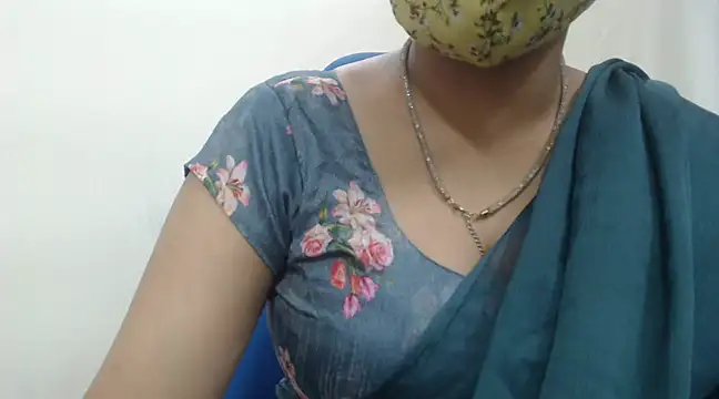 Snapshot of Lovely_Siri_23 chatting on March 4, 2025, 8:02 am Lovely Siri 23 online show from March 4, 2025, 8:02 am