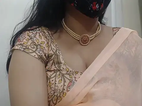 Snapshot of Lovely_Siri_23 chatting on December 14, 2025, 6:24 pm Lovely Siri 23 online show from December 14, 2025, 6:24 pm