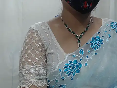 Snapshot of Lovely_Siri_23 chatting on December 4, 2025, 7:18 am Lovely Siri 23 online show from December 4, 2025, 7:18 am