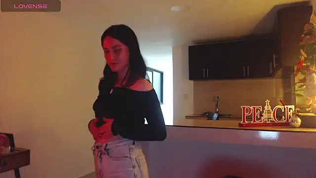 Snapshot of AlissonnFoxx chatting on December 22, 2024, 11:41 pm AlissonnFoxx online show from December 22, 2024, 11:41 pm