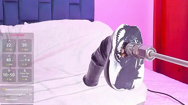 Snapshot of _julyy_ chatting on November 8, 2025, 12:47 am julyy online show from November 8, 2025, 12:47 am