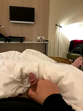 Snapshot of neugrg chatting on January 6, 2026, 8:57 pm neugrg online show from January 6, 2026, 8:57 pm