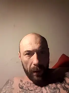 Snapshot of PIercingBoy38 chatting on February 25, 2025, 10:42 pm PIercingBoy38 online show from February 25, 2025, 10:42 pm