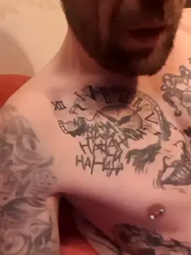 Snapshot of PIercingBoy38 chatting on March 18, 2025, 8:26 pm PIercingBoy38 online show from March 18, 2025, 8:26 pm