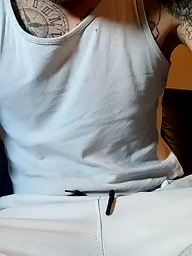 Snapshot of PIercingBoy38 chatting on October 16, 2025, 11:29 am PIercingBoy38 online show from October 16, 2025, 11:29 am