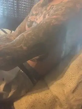 Snapshot of PIercingBoy38 chatting on February 23, 2025, 2:14 pm PIercingBoy38 online show from February 23, 2025, 2:14 pm