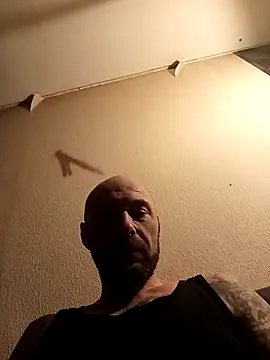 Snapshot of PIercingBoy38 chatting on November 17, 2025, 9:52 pm PIercingBoy38 online show from November 17, 2025, 9:52 pm