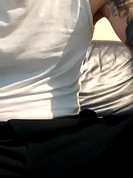 Snapshot of PIercingBoy38 chatting on October 19, 2025, 3:26 pm PIercingBoy38 online show from October 19, 2025, 3:26 pm