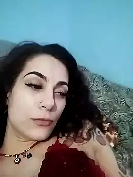 Snapshot of petiteDollface chatting on December 23, 2024, 4:33 am petiteDollface online show from December 23, 2024, 4:33 am