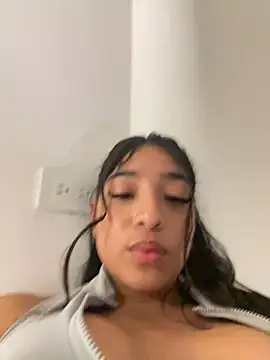 Bellafr online show from January 4, 2025, 11:59 pm