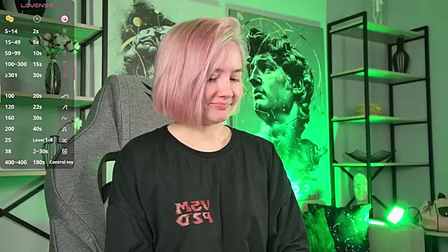 Snapshot of ReiYosimoto chatting on November 7, 2025, 4:11 pm ReiYosimoto online show from November 7, 2025, 4:11 pm