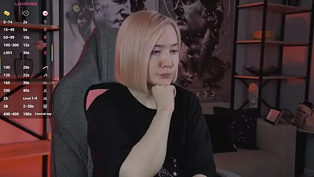 Snapshot of ReiYosimoto chatting on November 9, 2025, 2:10 pm ReiYosimoto online show from November 9, 2025, 2:10 pm